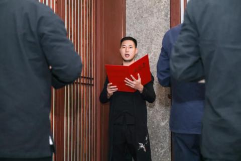 罗湖区人大常委副主任谭会茹一行莅临百达娱乐调研