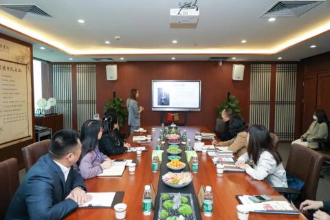 罗湖区人大常委副主任谭会茹一行莅临百达娱乐调研