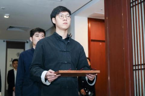 罗湖区人大常委副主任谭会茹一行莅临百达娱乐调研
