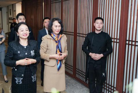 罗湖区人大常委副主任谭会茹一行莅临百达娱乐调研