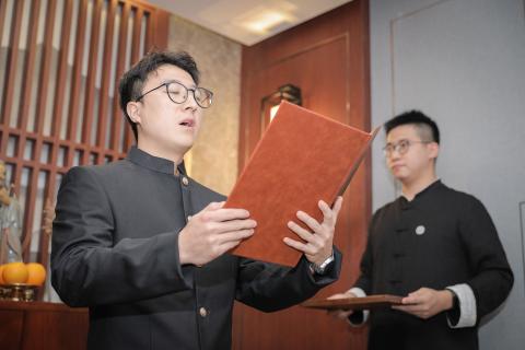 罗湖区委统战部副部长、工商联党组书记叶志伟一行到百达娱乐调研