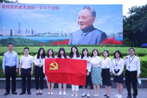 百达娱乐党支部致敬建党100周年，重温入党誓词