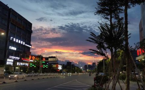 百达娱乐：小米靠什么跻身国产手机品牌？战略定位很重要！（一）