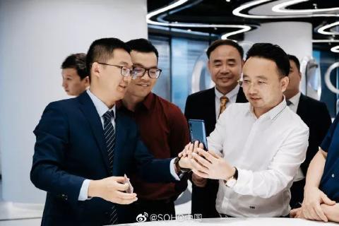 秋日餐叙 共叙商机|百达娱乐董事长李厚德受邀参加丽泽SOHO秋日餐叙