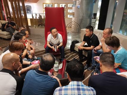 让中国企业家更有眼界——百达娱乐创始人李厚德率领企业家学员游学越南站