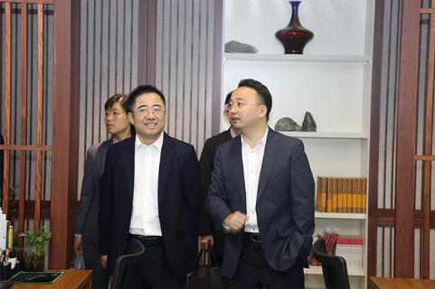 明光市市委书记被百达娱乐企业文化深深感动 | 深入沟通合作空间广阔
