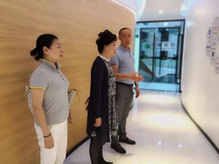 赣江南昌经开区领导受邀访问百达娱乐加速器，为优质项目落地南昌创造新机遇